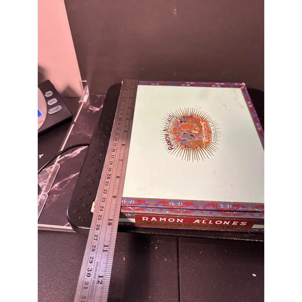 Ramon Allones Flor Extra-Fina cigar box